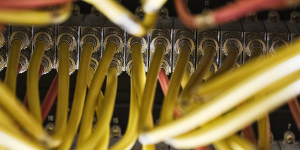 Redacción / Implantación / Legalización de Proyectos ICT en Lleida · Comunicaciones mediante firewalls, VPNs y cifrado