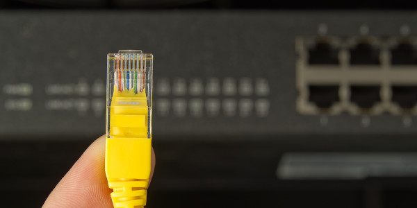 Instalación / Implantación / Legalización de ICT en Lleida · Comunicaciones mediante firewalls, VPNs y cifrado
