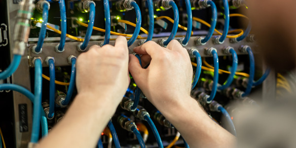 Infraestructura Común Telecomunicaciones Alguaire · Instalación de infraestructura común de Telecomunicación Voz sobre IP (VoIP)